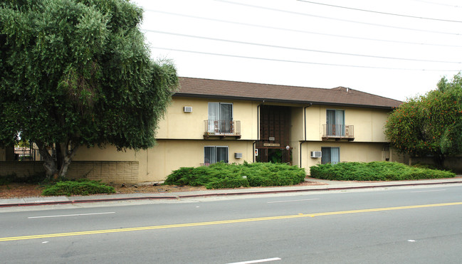 Oakwood Gardens in Vallejo, CA - Foto de edificio - Building Photo