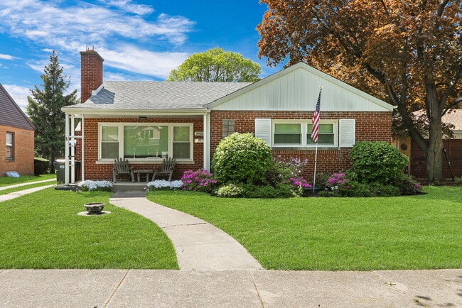 8918 Parkside Ave in Morton Grove, IL - Building Photo - Building Photo