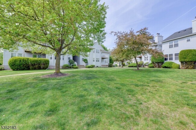 300 Ventnor Ct in Piscataway, NJ - Building Photo - Building Photo