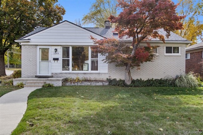 1203 Hickory Ave