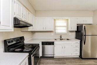 19145 E 14th St N in Independence, MO - Building Photo - Building Photo