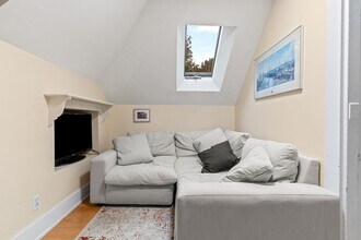 21 Wenham St, Unit 3 in Boston, MA - Foto de edificio - Building Photo