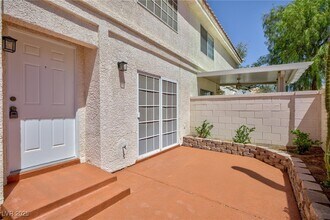 8048 W Rochelle Ave in Las Vegas, NV - Building Photo - Building Photo