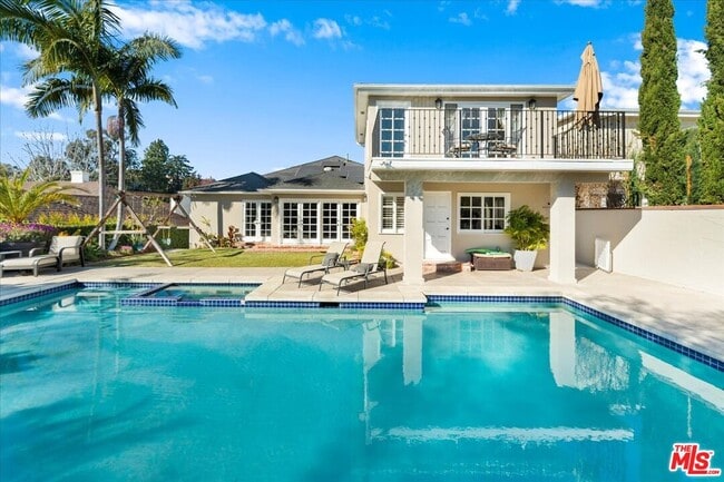 property at 314 S Glenroy Ave