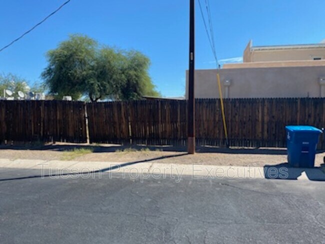 3350 N Chapel Ave in Tucson, AZ - Building Photo - Building Photo