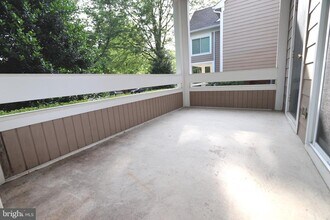 12293 Fort Buffalo Cir in Fairfax, VA - Building Photo - Building Photo