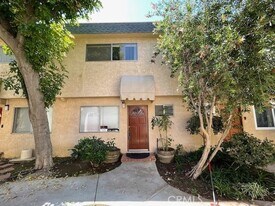 17135 Roscoe Blvd in Los Angeles, CA - Building Photo
