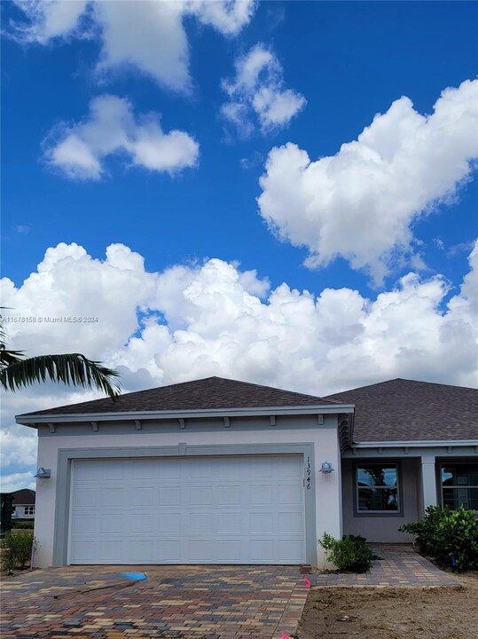 13946 SW Gingerline Dr in Port St. Lucie, FL - Building Photo