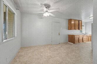 197 Woodbridge Ave in Yuba City, CA - Building Photo - Building Photo