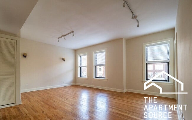 4036 N Ashland Ave, Unit E1 in Chicago, IL - Building Photo - Building Photo