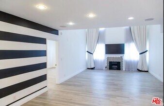 1227 Granville Ave in Los Angeles, CA - Building Photo - Building Photo