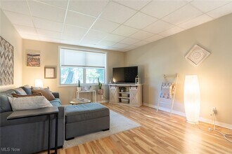 1335 Mathews Ave in Lakewood, OH - Building Photo - Building Photo