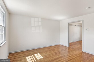 135 E 3rd St in Moorestown, NJ - Building Photo - Building Photo