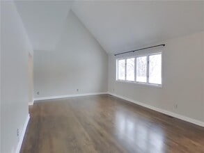 13645 Timber Crest Dr in Osseo, MN - Building Photo - Building Photo