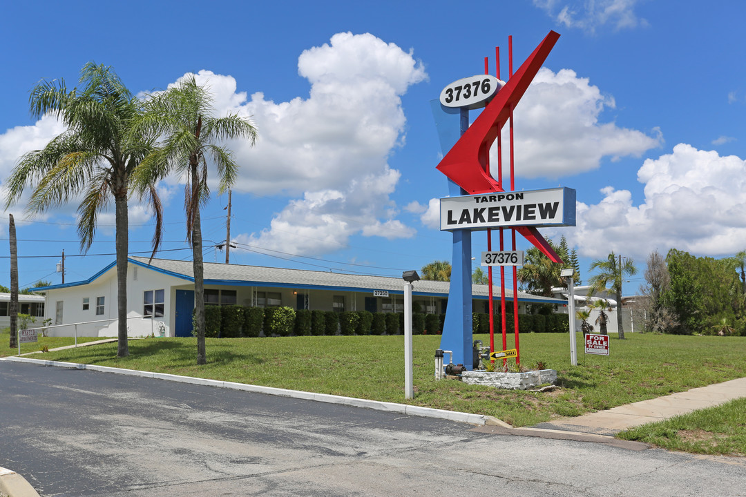 Tarpon Lakeview Mobile Home Park in Palm Harbor, FL - Foto de edificio