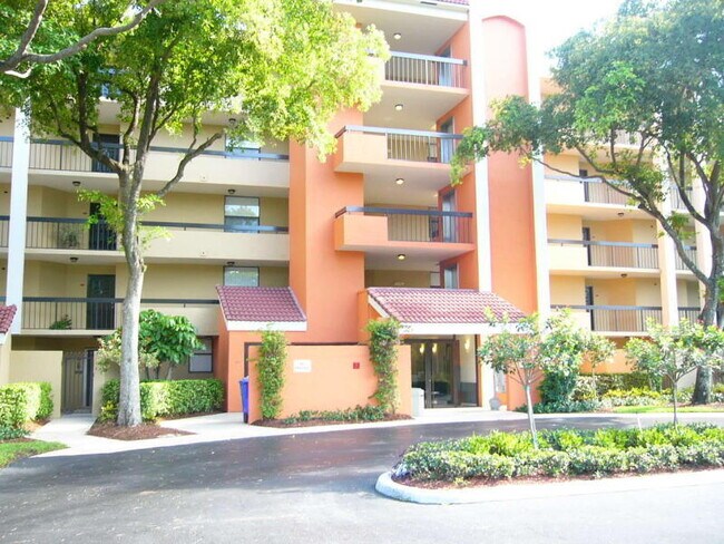 820 Lavers Cir in Delray Beach, FL - Building Photo - Building Photo