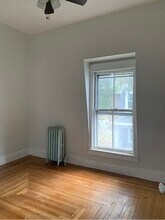 91 Walnut St, Unit 2 in Clinton, MA - Foto de edificio - Building Photo