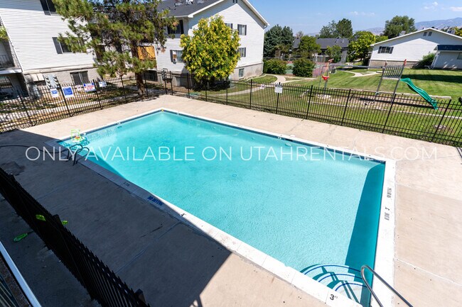 2400 E 6895 S in Cottonwood Heights, UT - Building Photo - Building Photo