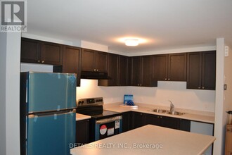 214 Anyolite Private in Ottawa, ON - Building Photo - Building Photo