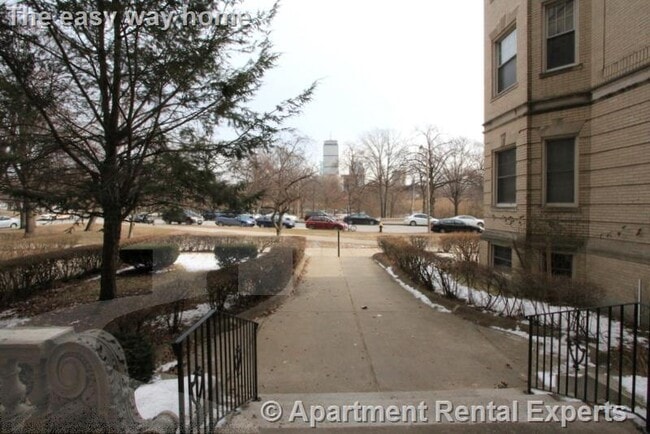 29 Park Dr in Boston, MA - Building Photo - Building Photo