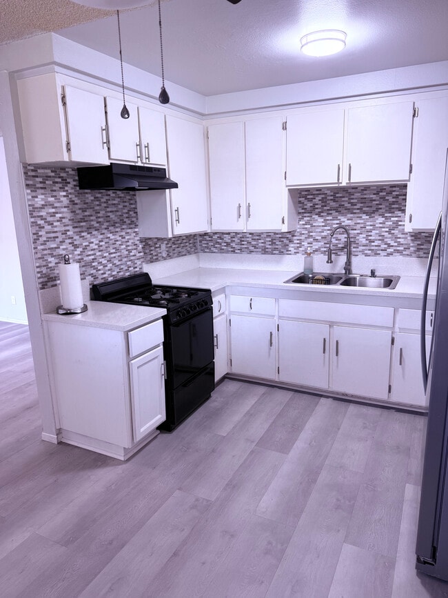 4700 Clair del Ave, Unit 651 in Long Beach, CA - Foto de edificio - Building Photo
