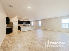 14345 Hidden Ct in Clermont, FL - Foto de edificio - Building Photo