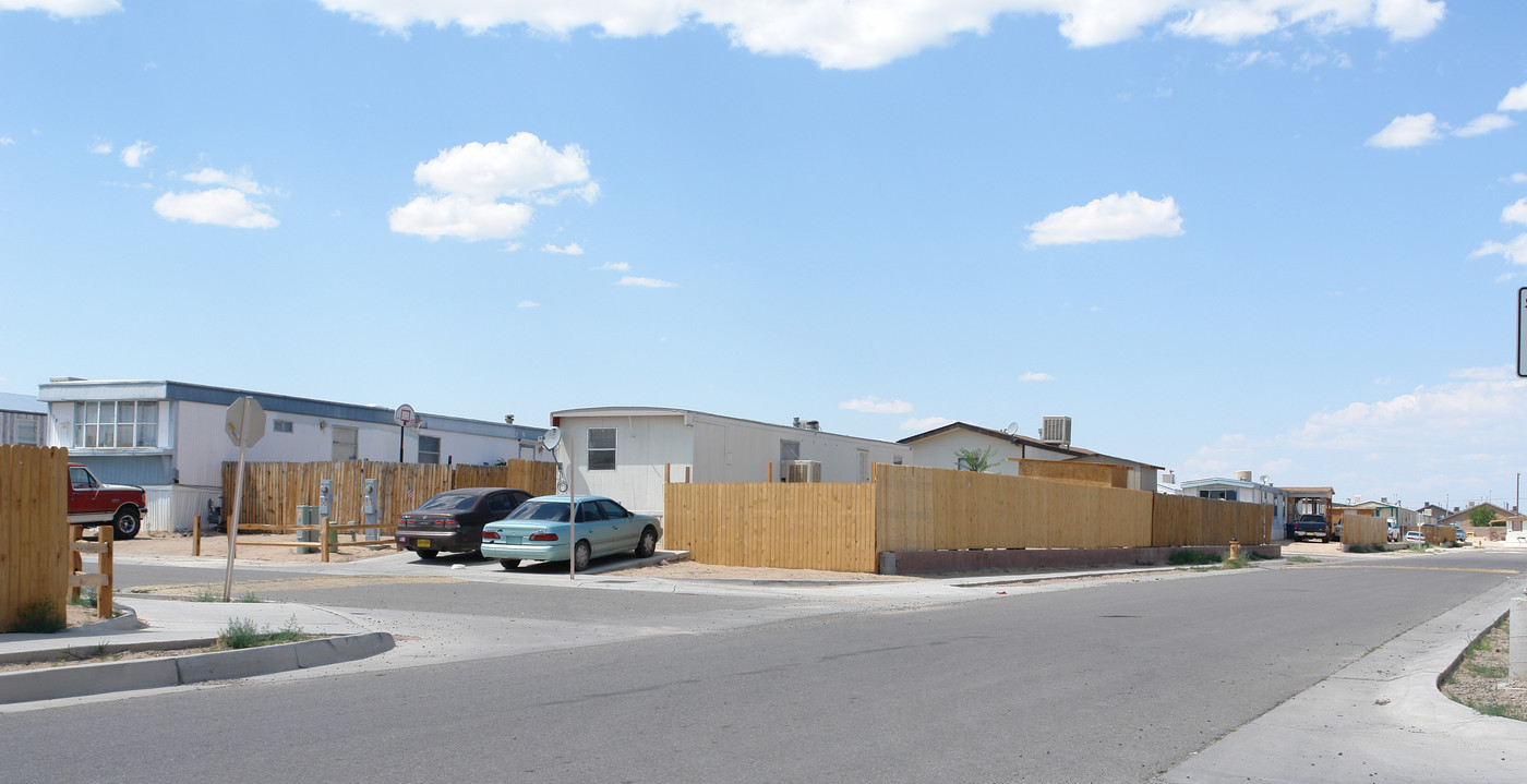 9101 Volcano Rd NW in Albuquerque, NM - Building Photo