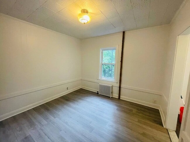 property at 420 Littleworth Ln