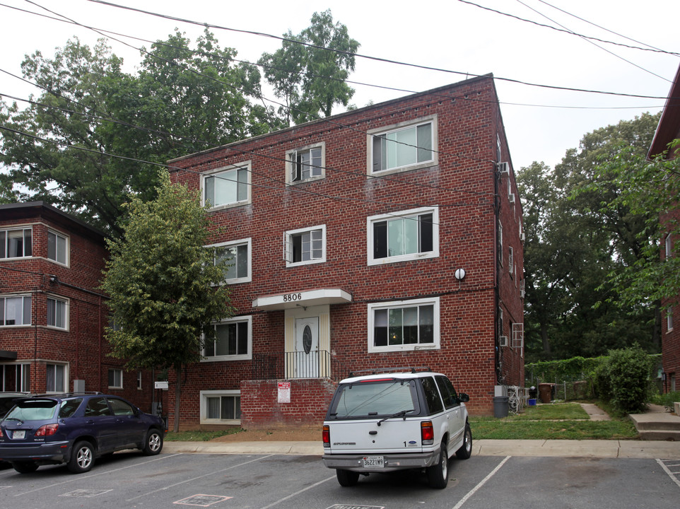 8806 Glenville Rd in Silver Spring, MD - Building Photo