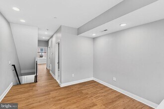 2528 E Albert St in Philadelphia, PA - Building Photo - Building Photo