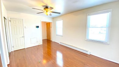 304 Elsmere St in Wilmington, DE - Building Photo - Building Photo