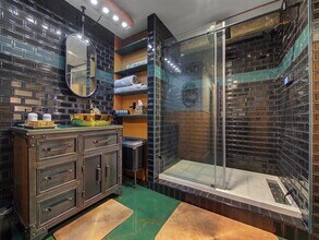 1999 McKinney Ave in Dallas, TX - Building Photo - Building Photo