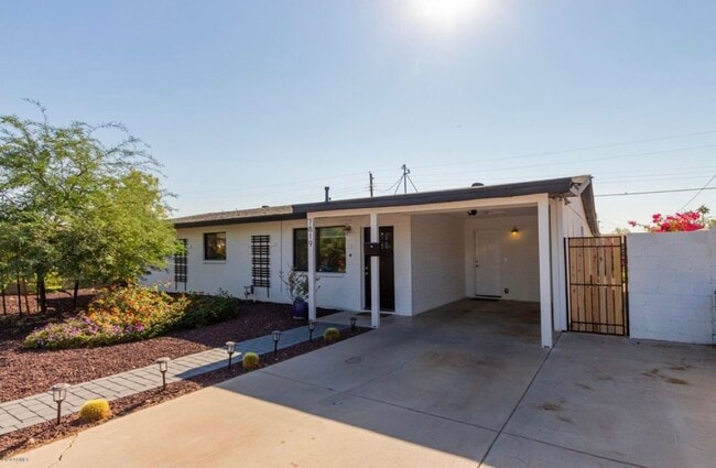 property at 7819 E Garfield St
