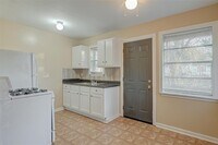 5220 Chapman St photo'