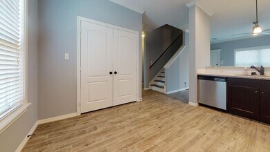 301 Southwest Pkwy-Unit -Unit 318 in College Station, TX - Foto de edificio - Building Photo