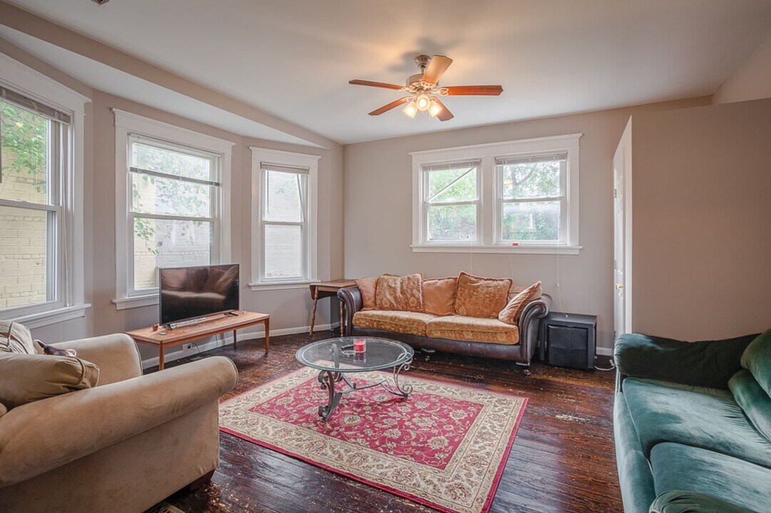 2025 Hopkins Ave in Cincinnati, OH - Building Photo