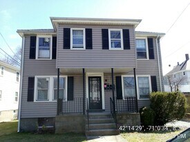 90 Brook Rd, Unit 1R in Quincy, MA - Building Photo