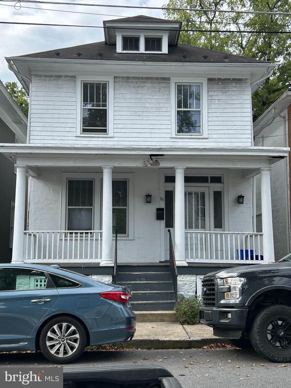property at 113 W Monmouth St