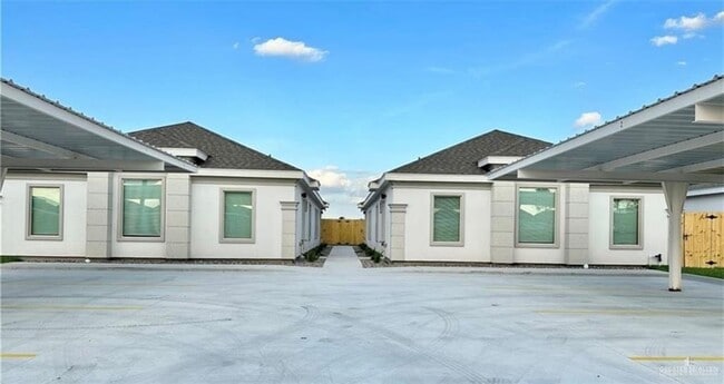 property at 15 Shavano Dr