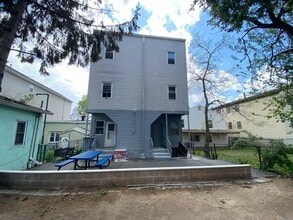 19 W 14th St in Bayonne, NJ - Building Photo - Building Photo