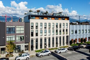 The Oxley in Vancouver, BC - Building Photo
