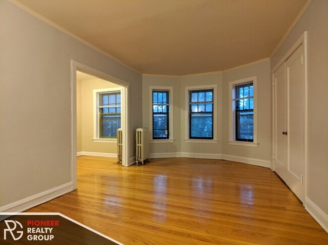 4901 N Hoyne Ave, Unit 2100-E1