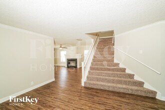 14219 N Hills Village Dr in San Antonio, TX - Foto de edificio - Building Photo