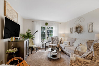 Silvertree Seniors Jamestown in Jamestown, NY - Building Photo - Building Photo