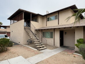 2680 Karen Ave in Las Vegas, NV - Building Photo - Building Photo