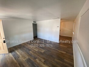 2536 N Columbus Blvd, Unit 2536 in Tucson, AZ - Building Photo - Building Photo