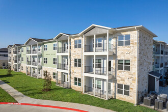 Enclave at Lake Pointe Senior Community in Houston, TX - Building Photo - Building Photo