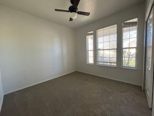 4902 Golden Gate Dr in Killeen, TX - Building Photo - Building Photo