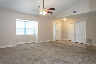 66 Westminster Dr in Palm Coast, FL - Foto de edificio - Building Photo