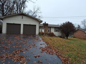 14989 Martel Rd in Lenoir City, TN - Building Photo